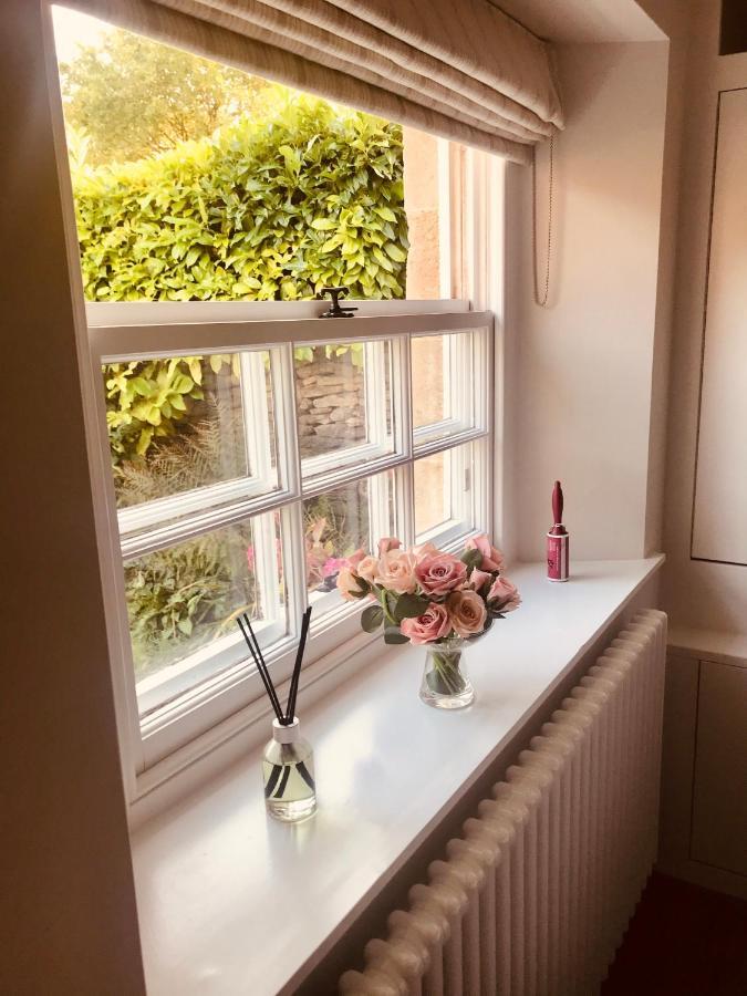 The Old Post Office Studio Apartment In A Beautiful Cotswold Village Cirencester Kültér fotó