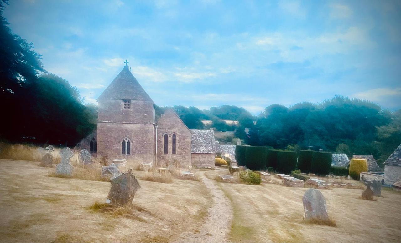 The Old Post Office Studio Apartment In A Beautiful Cotswold Village Cirencester Kültér fotó