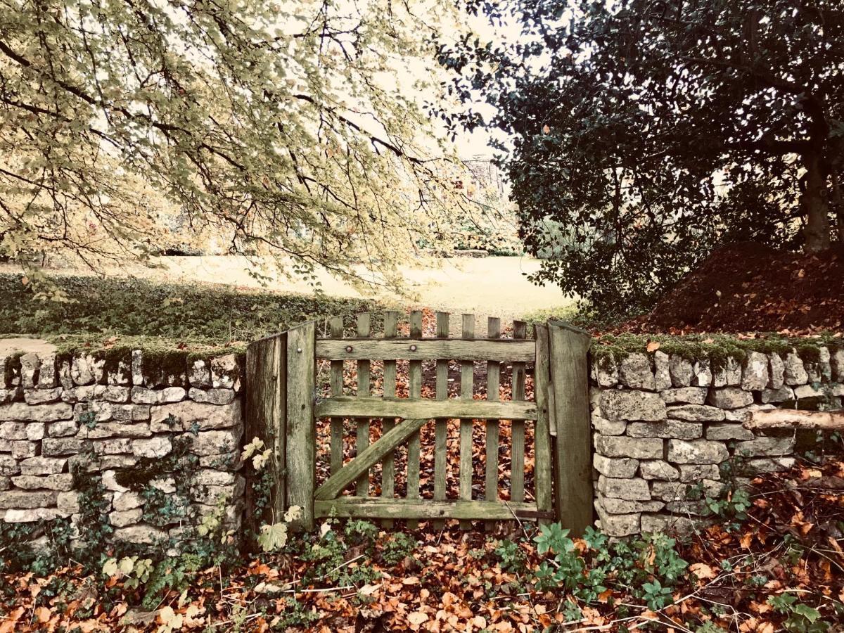 The Old Post Office Studio Apartment In A Beautiful Cotswold Village Cirencester Kültér fotó