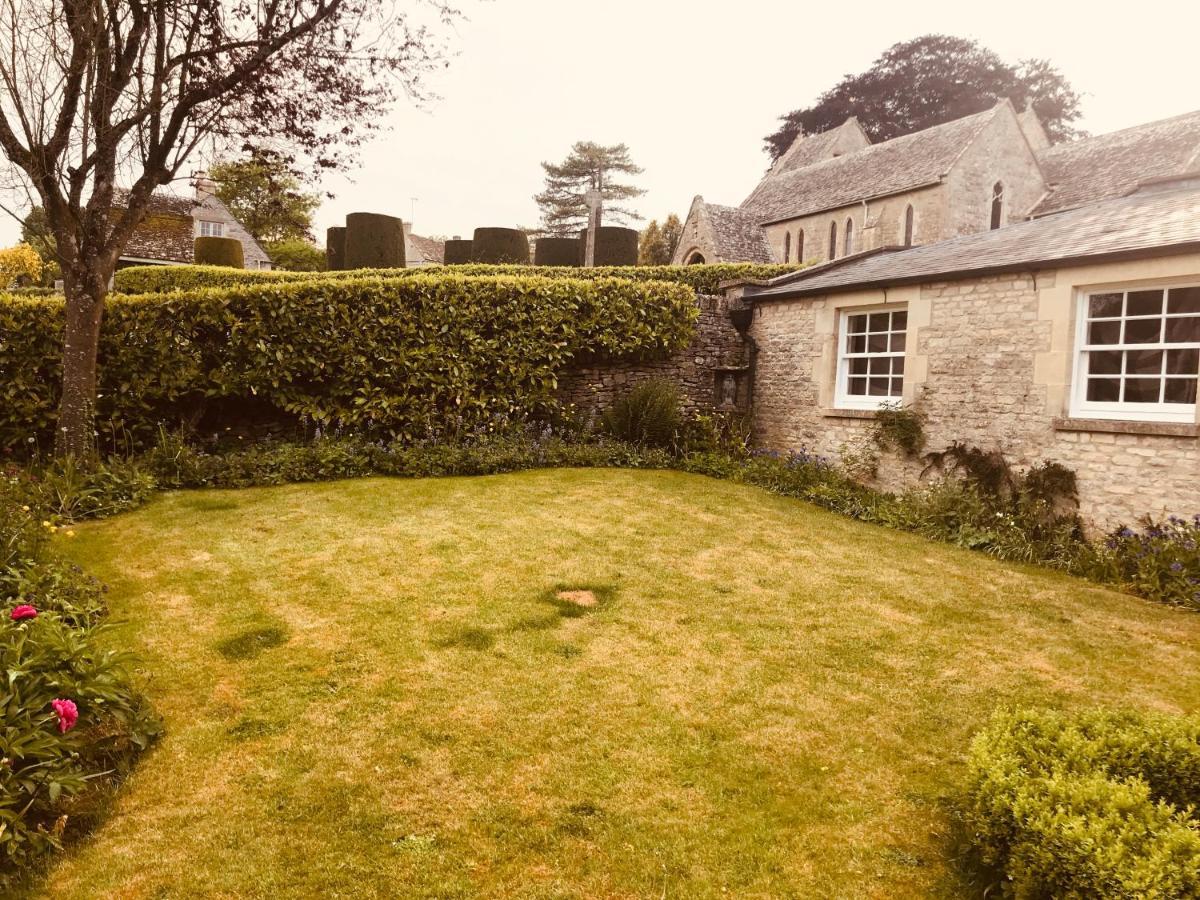 The Old Post Office Studio Apartment In A Beautiful Cotswold Village Cirencester Kültér fotó