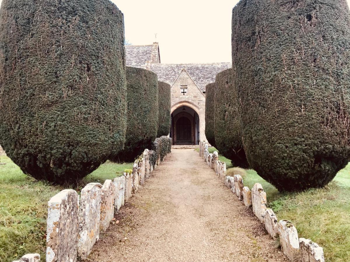 The Old Post Office Studio Apartment In A Beautiful Cotswold Village Cirencester Kültér fotó